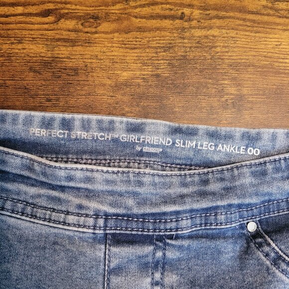 Chico's Jeans 00=2 Perfect Stretch Girlfriend Slim Leg Ankle Mid Rise Floral - Picture 3 of 10